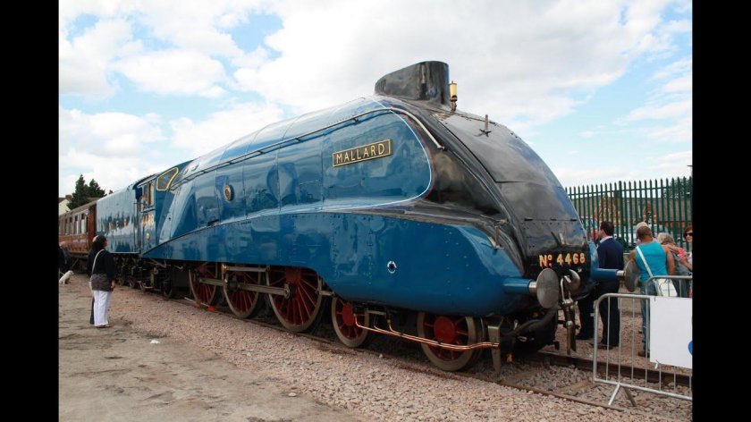 Паровоз LNER class a4 4468 Mallard