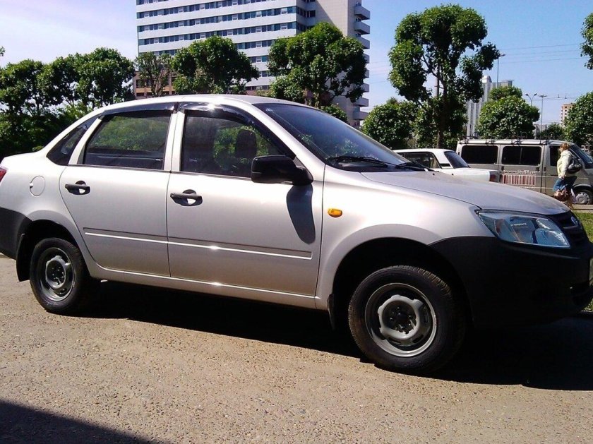 Лада Гранта седан стандарт