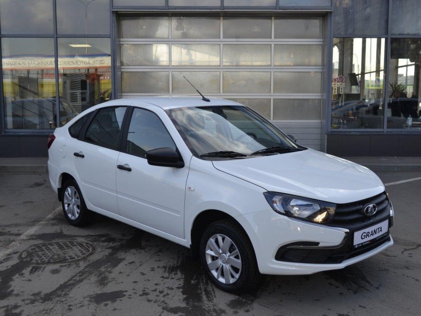 Лада Гранта лифт бэк 2022