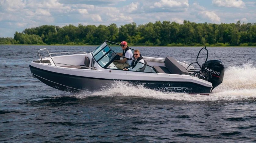 Лодка Виктори 570