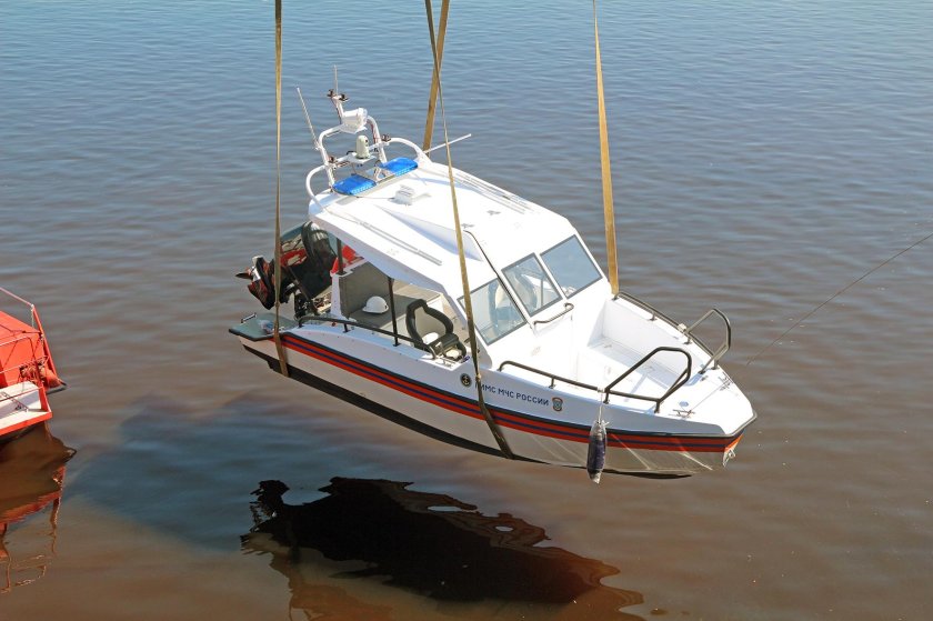 Прогулочный композитный катер Vympel 7000 Sunmar