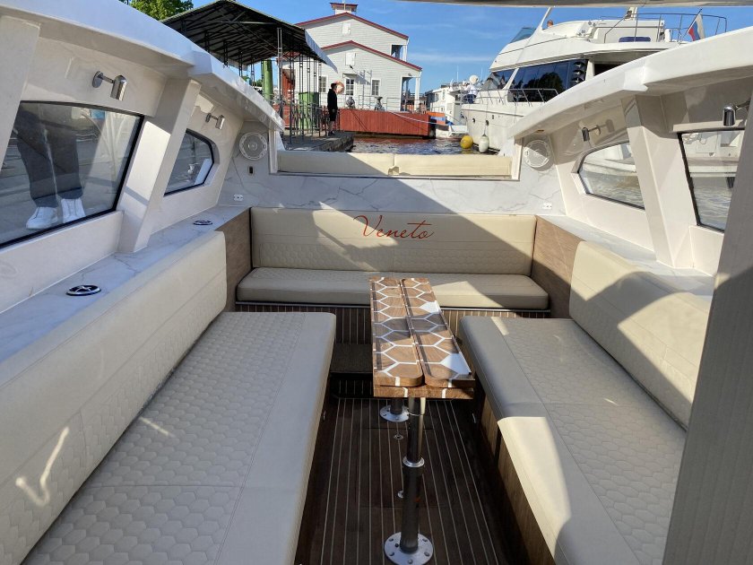 Катер лимузин «Veneto»