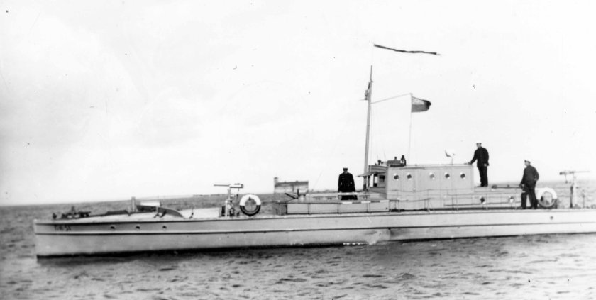 Торпедный катер на подводных крыльях