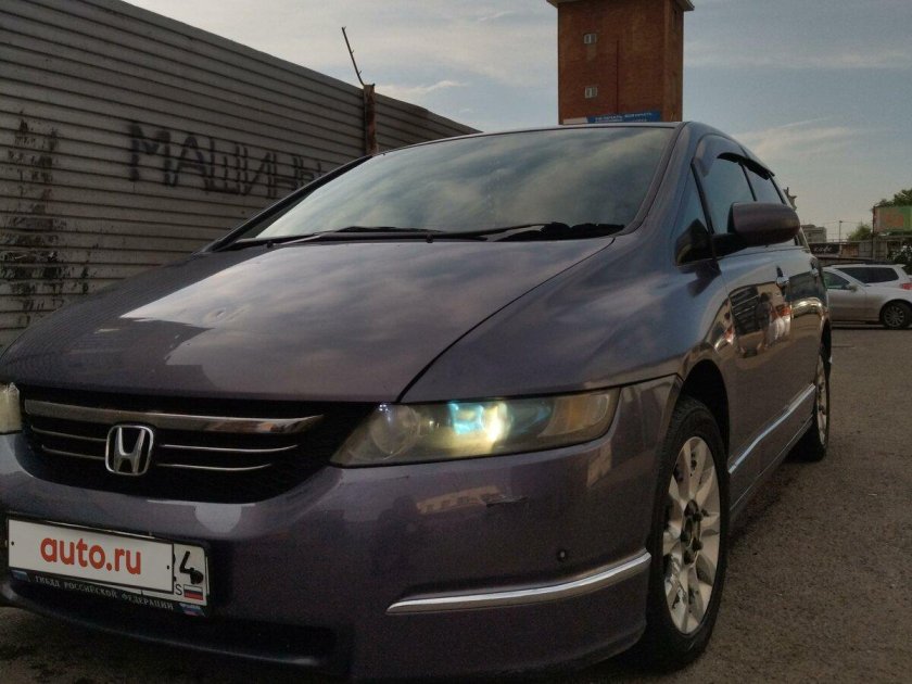 Салон Хонда Одиссей 2004 года