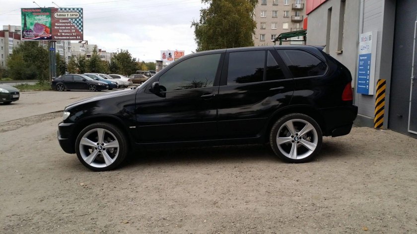 БМВ х5 е53 на 128 стиль r21