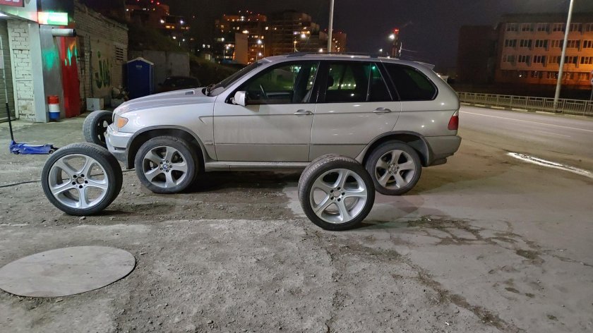 BMW x5 e53 r20