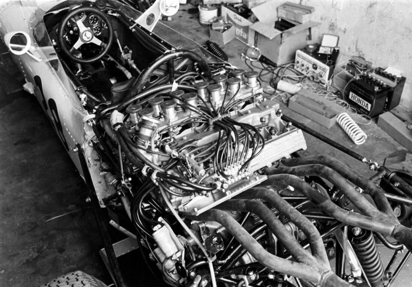 Honda ra122e v12