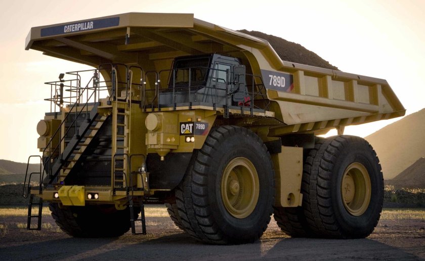 Самосвал Caterpillar 789d
