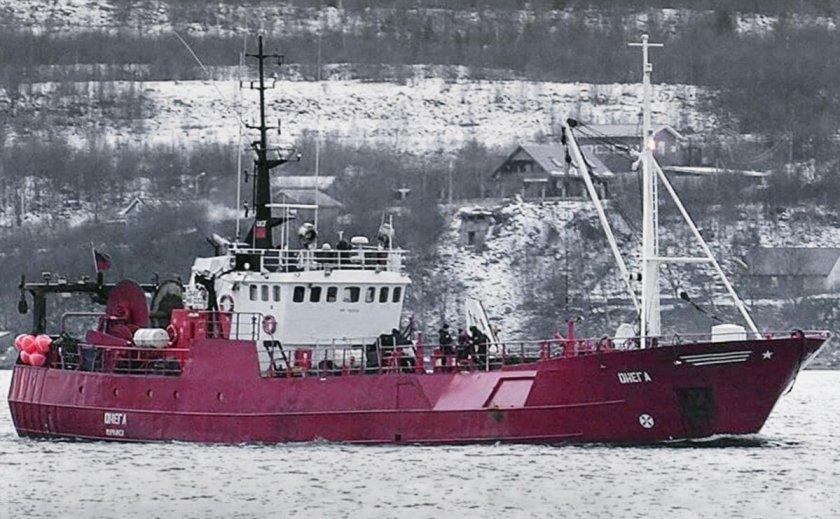 Рыболовное судно Онега