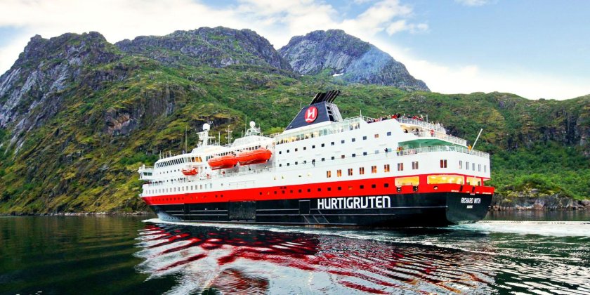 Хуртигрутен корабль