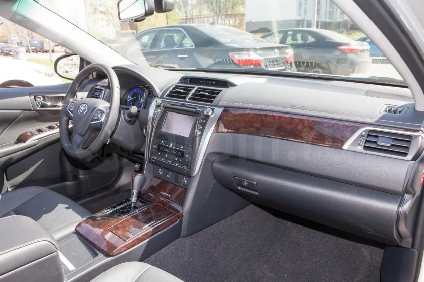 Камри 2.5 Элеганс