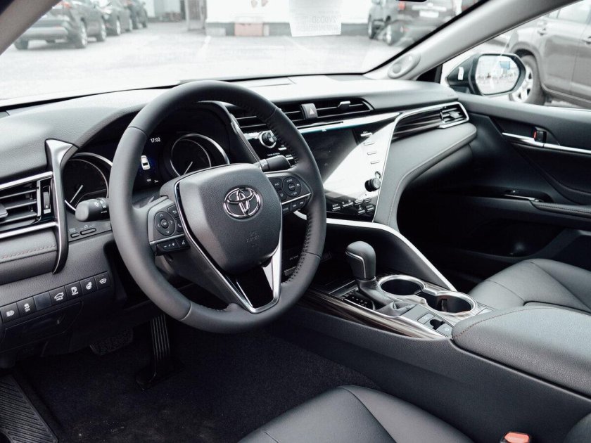 Toyota Camry VII Prestige Safety 2.5 фото