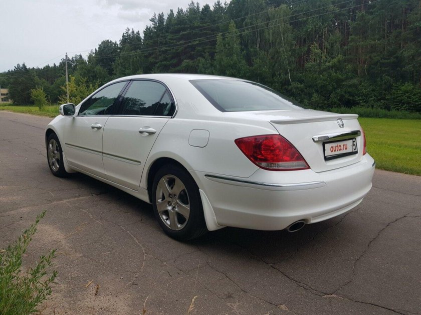 Белая Хонда легенд