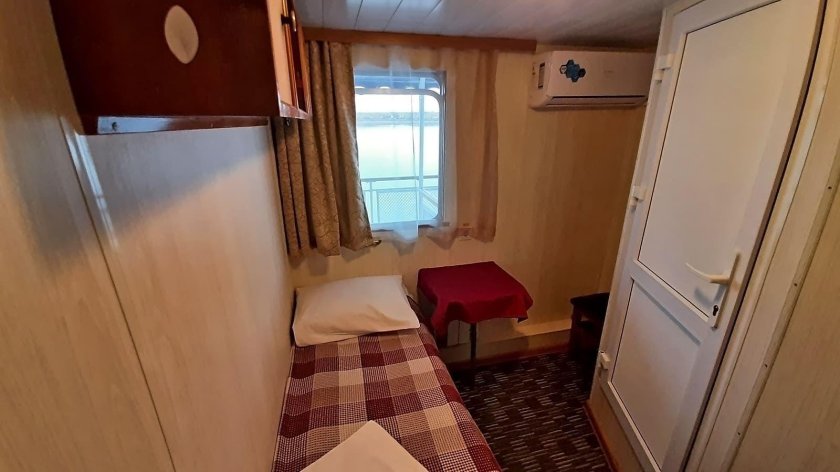 Теплоход Павел Бажов каюты