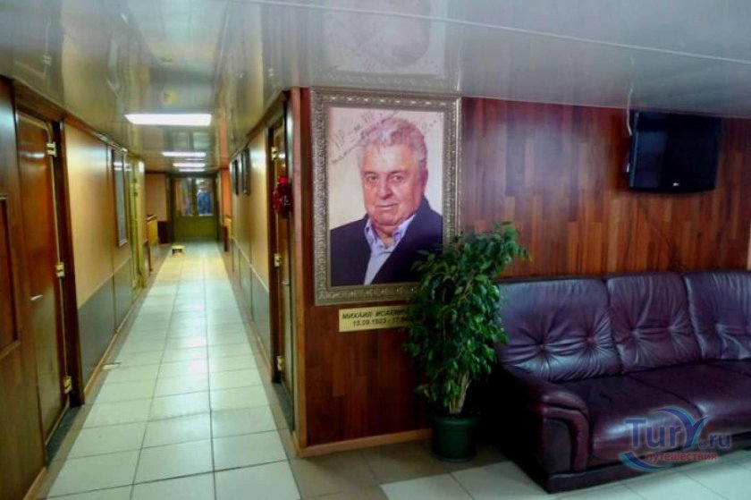 Николай Щорс теплоход