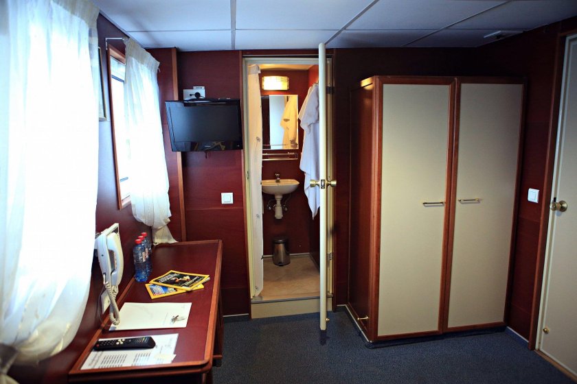 Корабль Николай Ерощенко теплоход