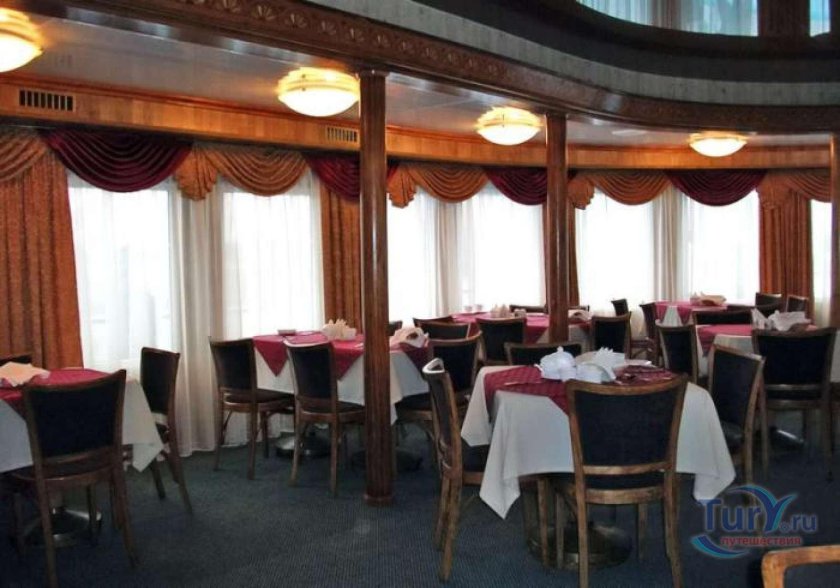 Теплоход Михаил Танич