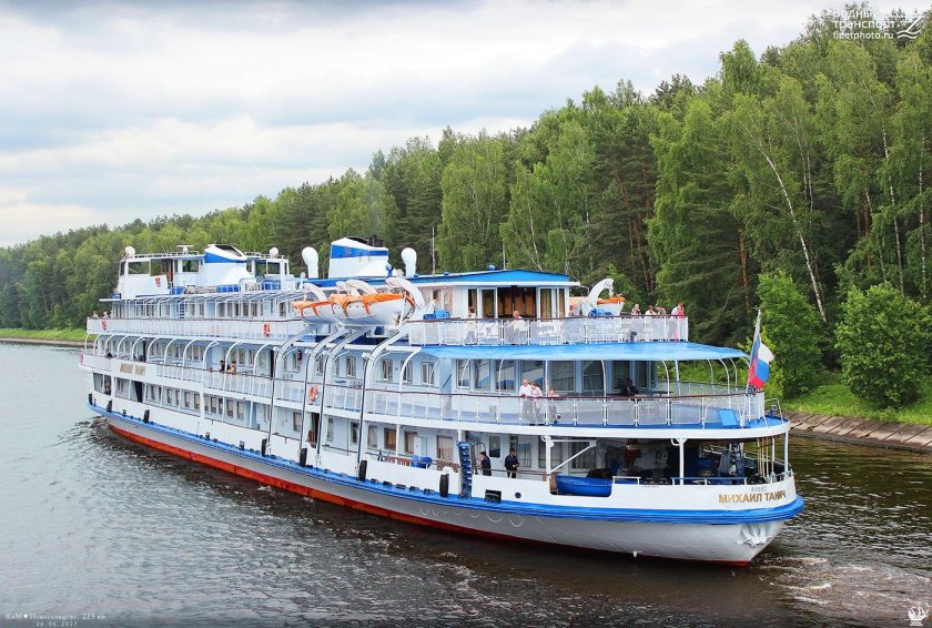 Круиз на теплоходе Михаил Танич