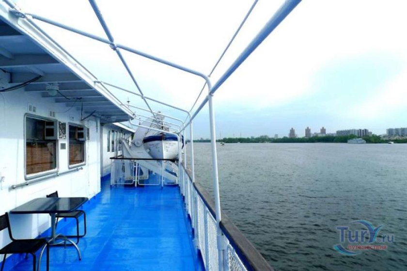 Николай Щорс теплоход