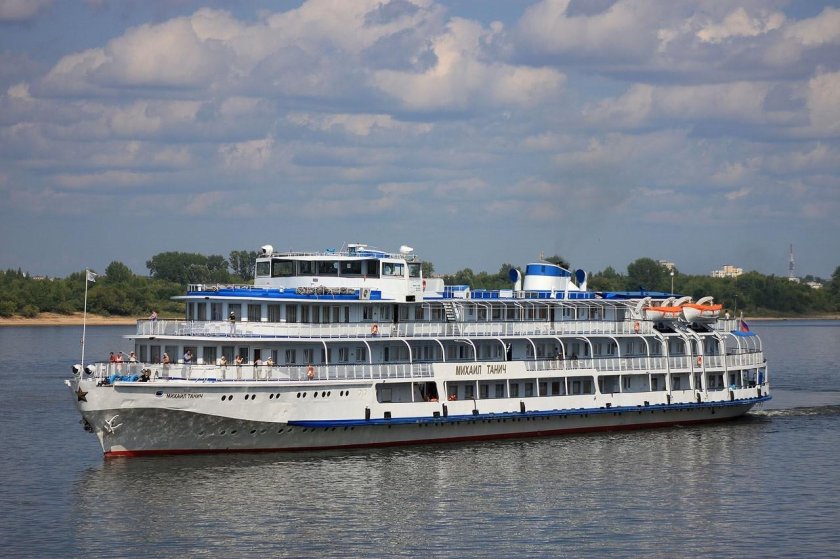 Михаил Танич судно