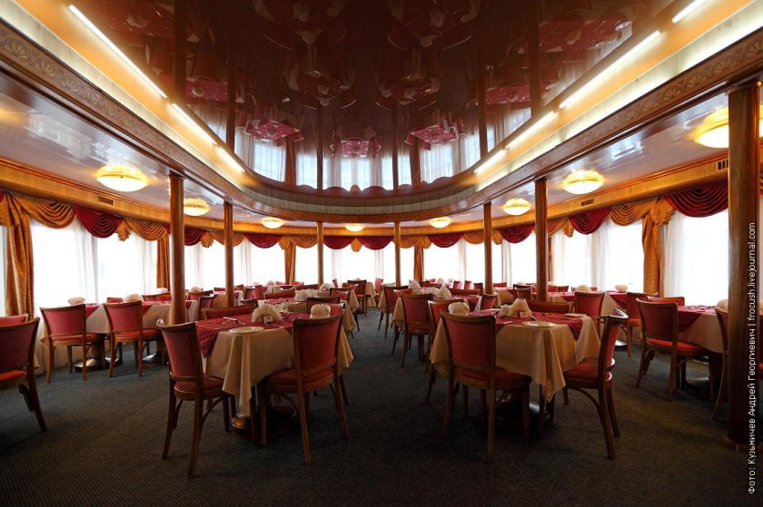 Теплоход Михаил Танич