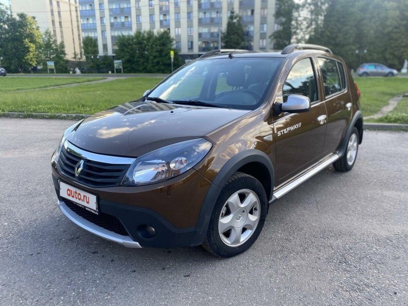 Рено Сандеро 2012 черный