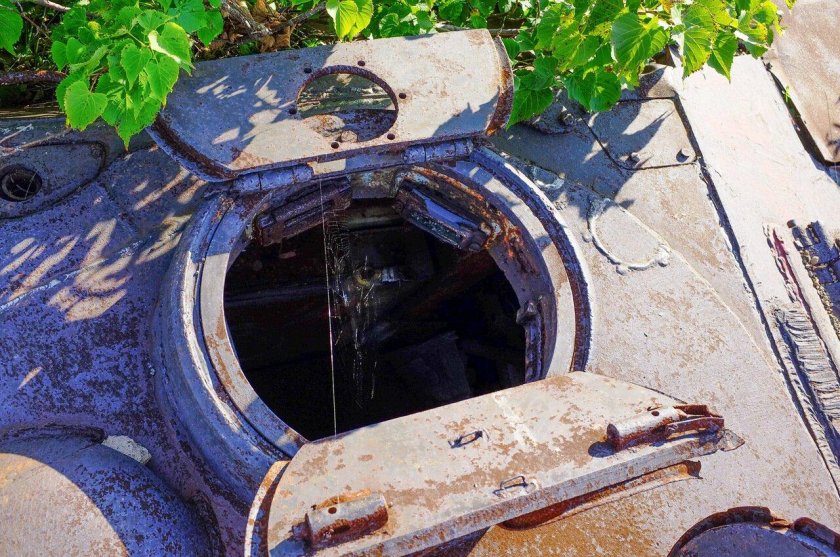 Эвакуационный люк т-34