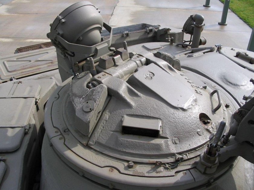 Люк танка т-72