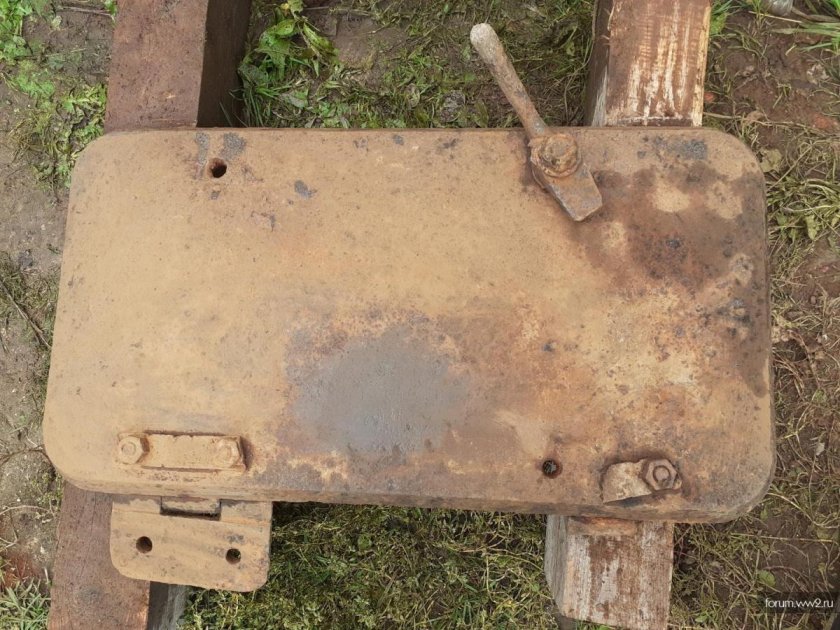 Эвакуационный люк т-34