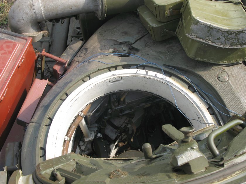 Люк танка т-72