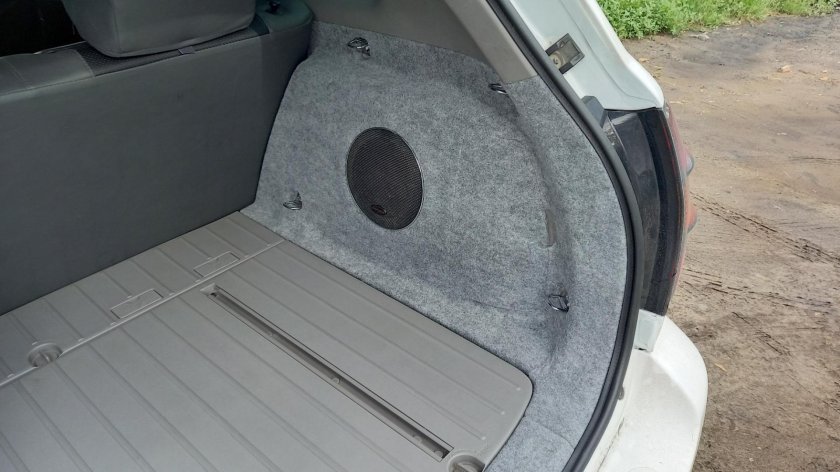 Сабвуфер Pontiac Vibe