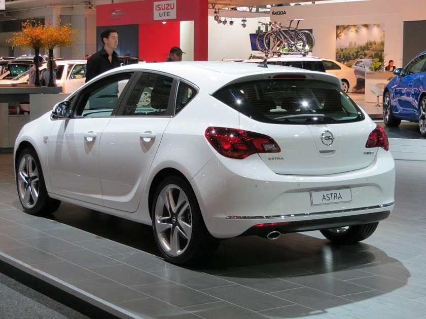 Opel Astra j 2012