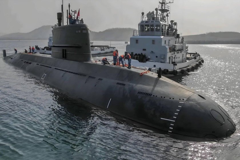 Подводная лодка Китая Тип 100