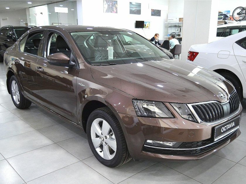 Skoda Octavia a7 Рестайлинг коричневая