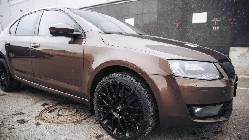 Шкода Октавия а7 коричневая