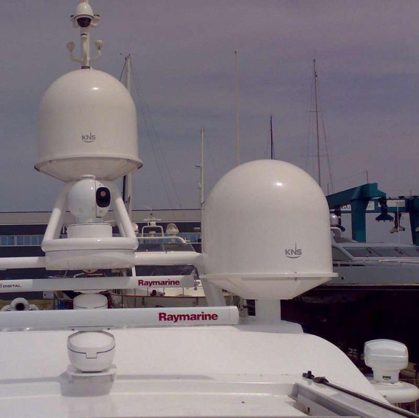 Радиопрозрачный обтекатель антенны