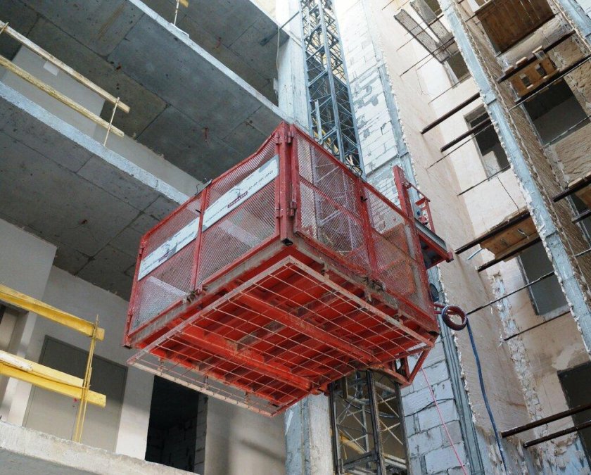 Грузовой мачтовый подъемник ENCOMAT Iza-1500