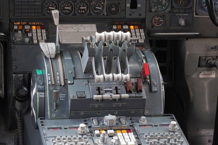 Автомат тяги Boeing 737