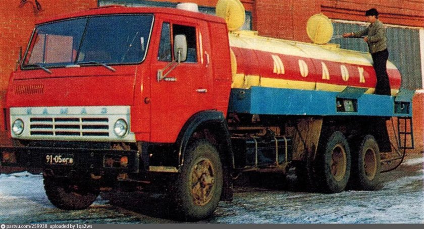 КАМАЗ 53212 молоковоз