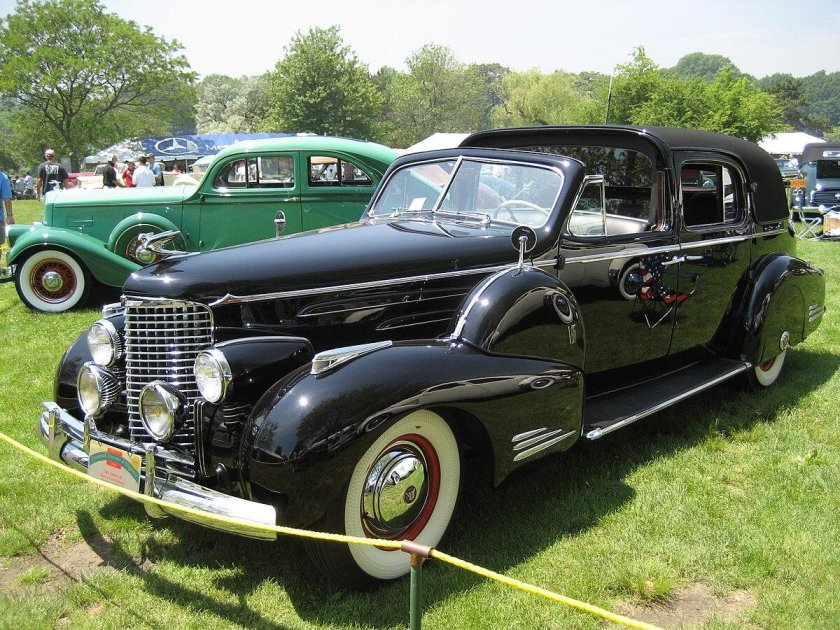 Cadillac v16 1940
