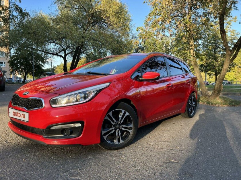 Kia Ceed 2 красный