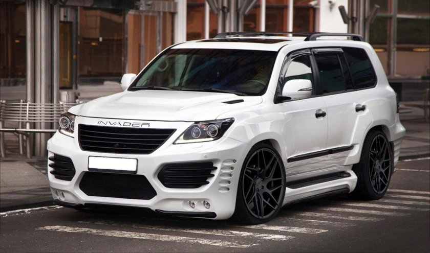 Лексус 570 в обвесе инвайдер