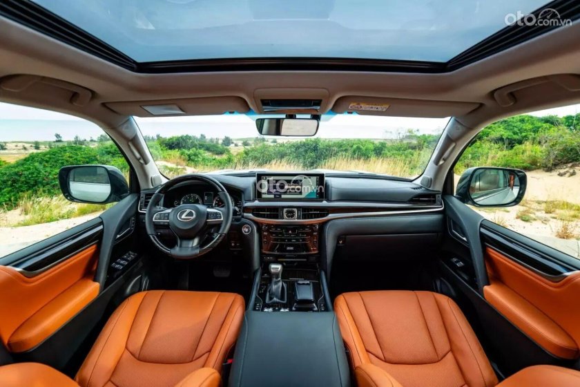 Lexus LX 570 2021 салон