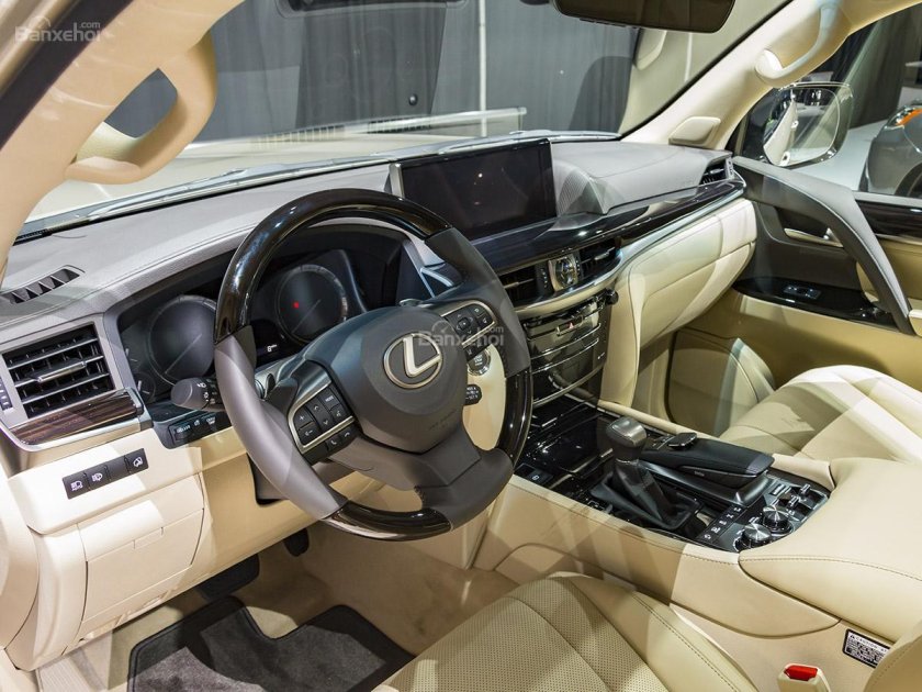 Lexus LX 570 2020 салон