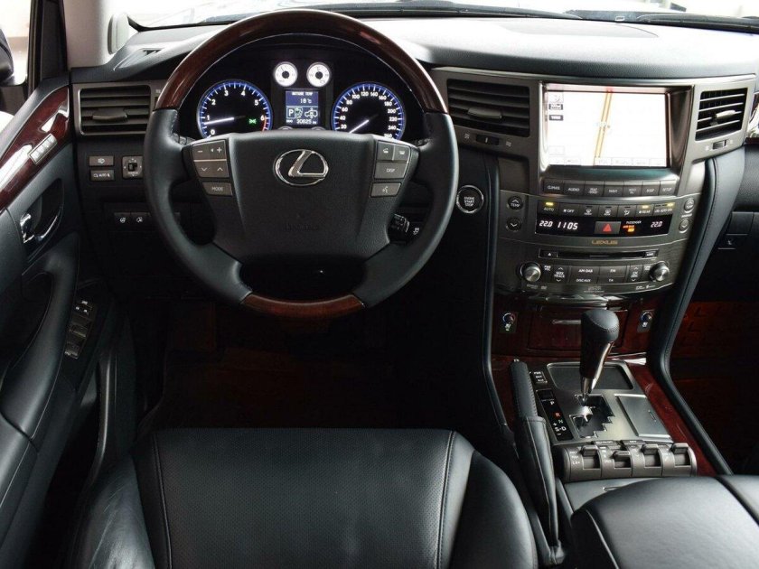 Lexus LX 570 2008 салон
