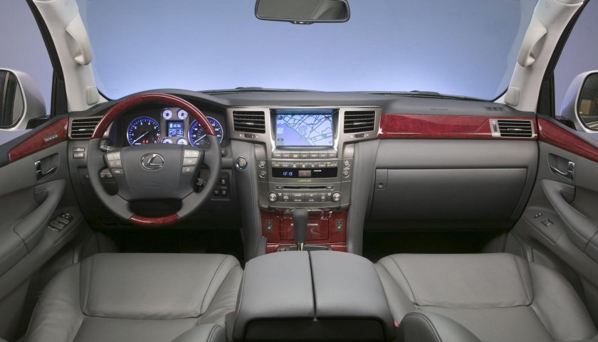 Lexus LX 570 2008 салон