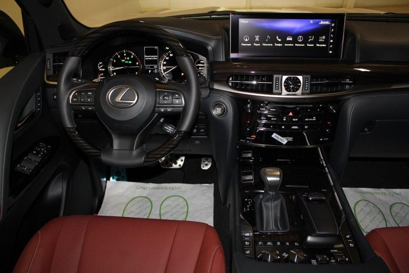 Lexus LX 570 2019 салон