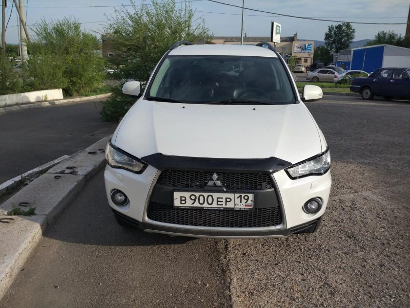 Дефлектор капота Аутлендер ХЛ 2011