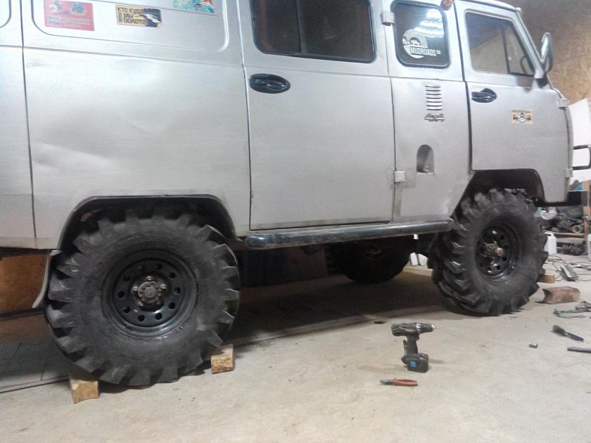 УАЗ Буханка на резине ФБЕЛ 160