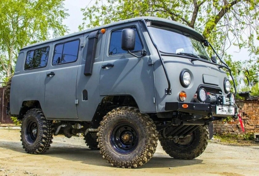 УАЗ Буханка на 33 колесах